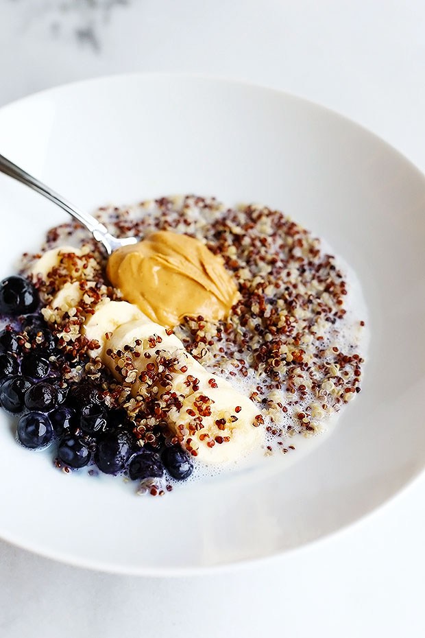 5-ingredient-quinoa-superfood-breakfast-bowl-3