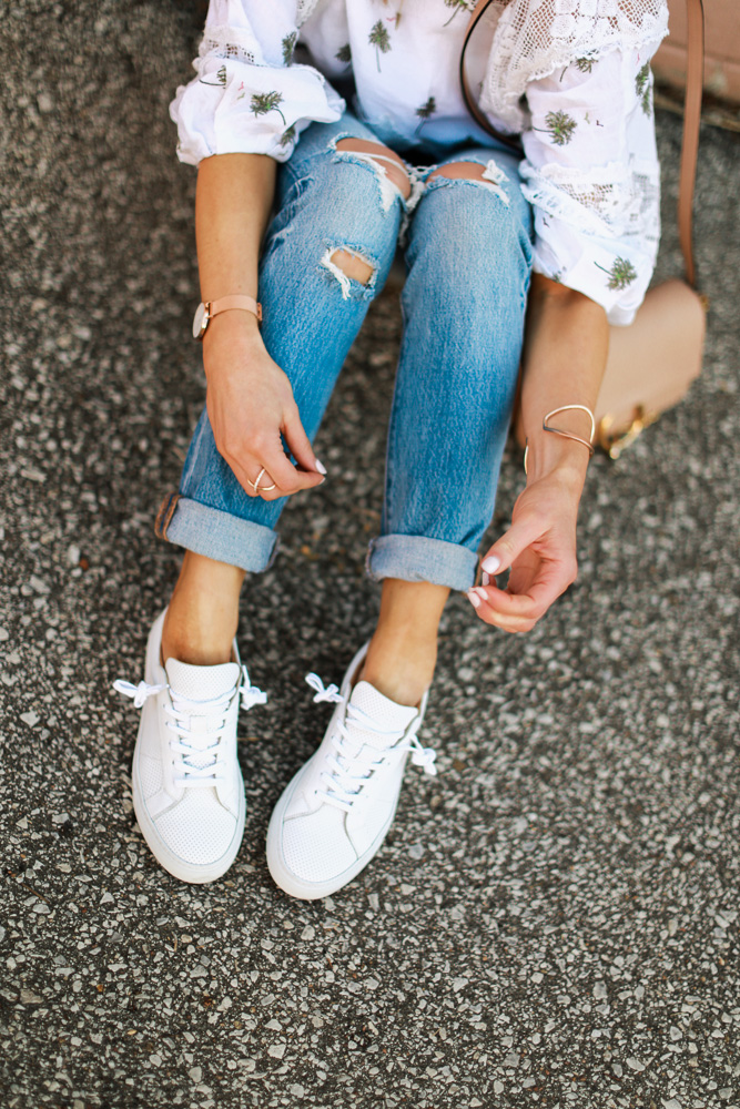 White sneakers outlet outfit 2017