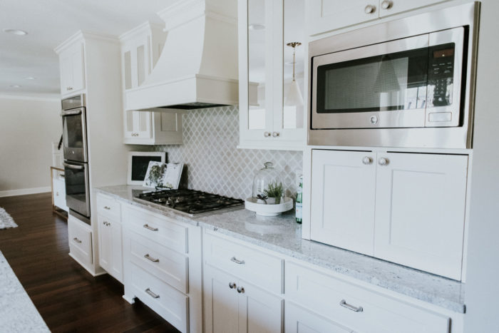 kitchen-backsplash-arabesque tile