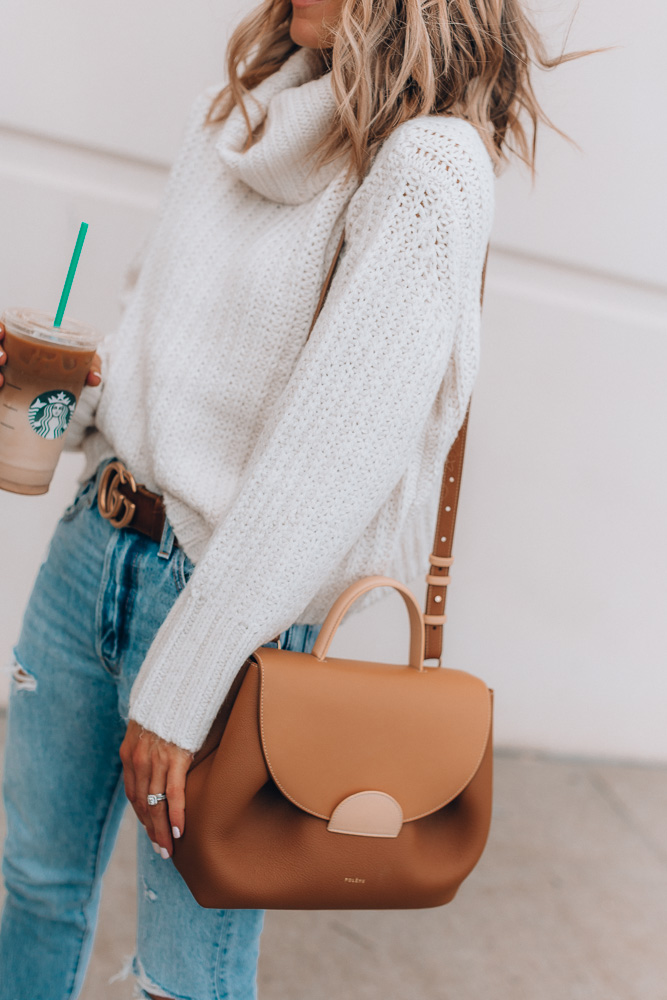 Fall Staples + My Favorite Starbucks Drinks for the Season