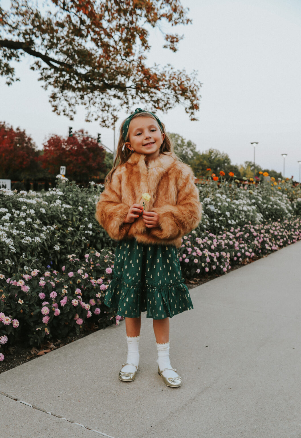 Holiday Family Photos: Coordinating Kids Outfits