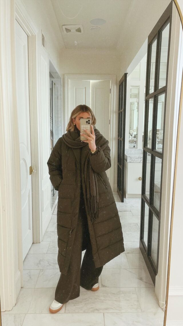 To SHOP comment LINKS and I'll send you a DM with details to shop! xx

This puffer coat is from my collection with @splendidla and it's the best coat for fall/winter. It's cozy, lightweight, packable and stylish. It comes in 3 colors. Get it before it sells out!